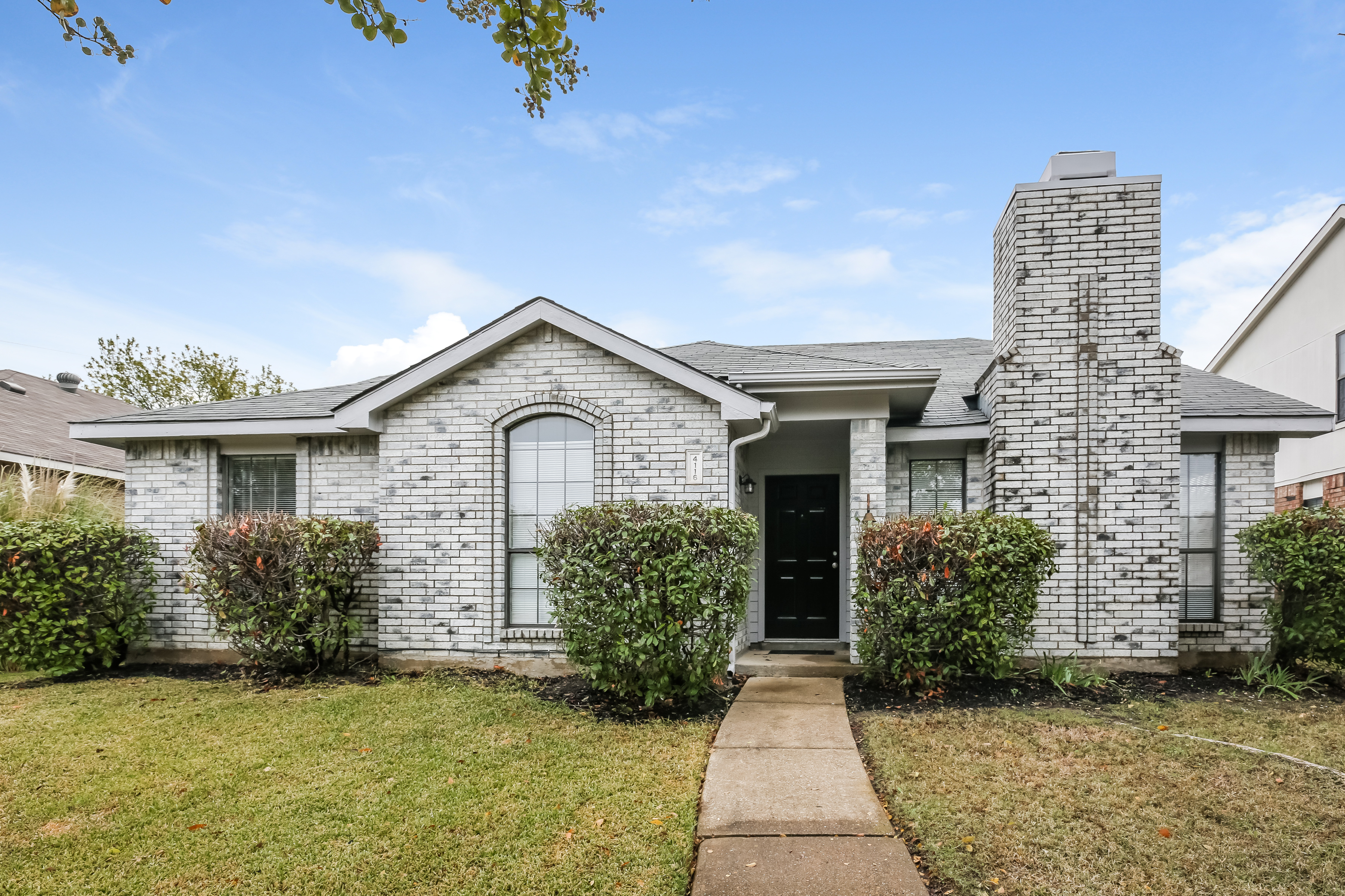 4116 O B Crowe Dr Dallas, TX 75227